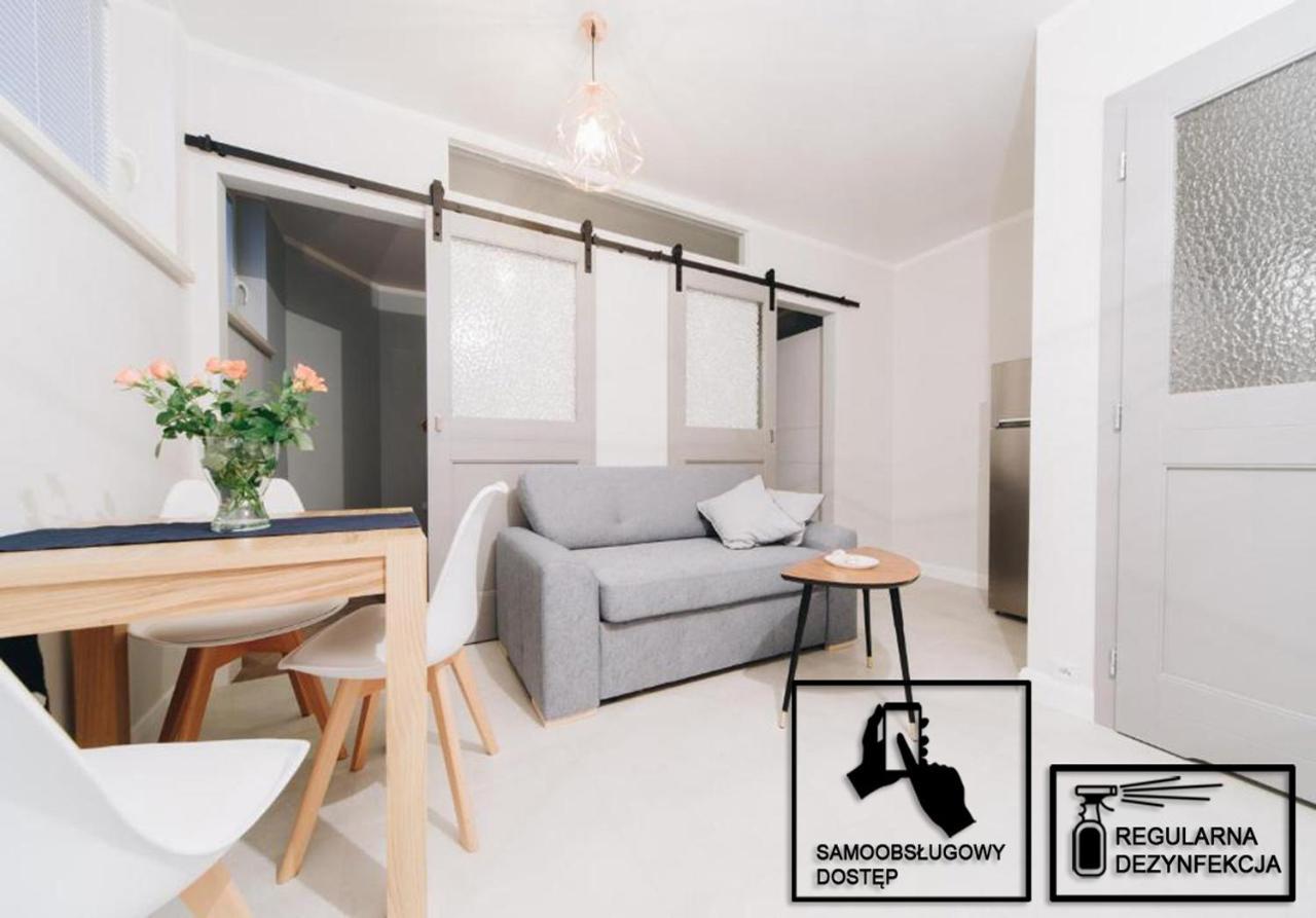 M6 Main Square Stylish One Bedroom Краков Экстерьер фото