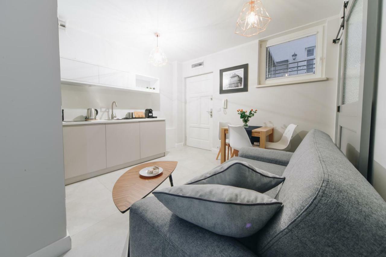 M6 Main Square Stylish One Bedroom Краков Экстерьер фото